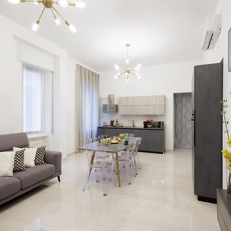Genoa Lux Apartments With Parking Exterior photo
