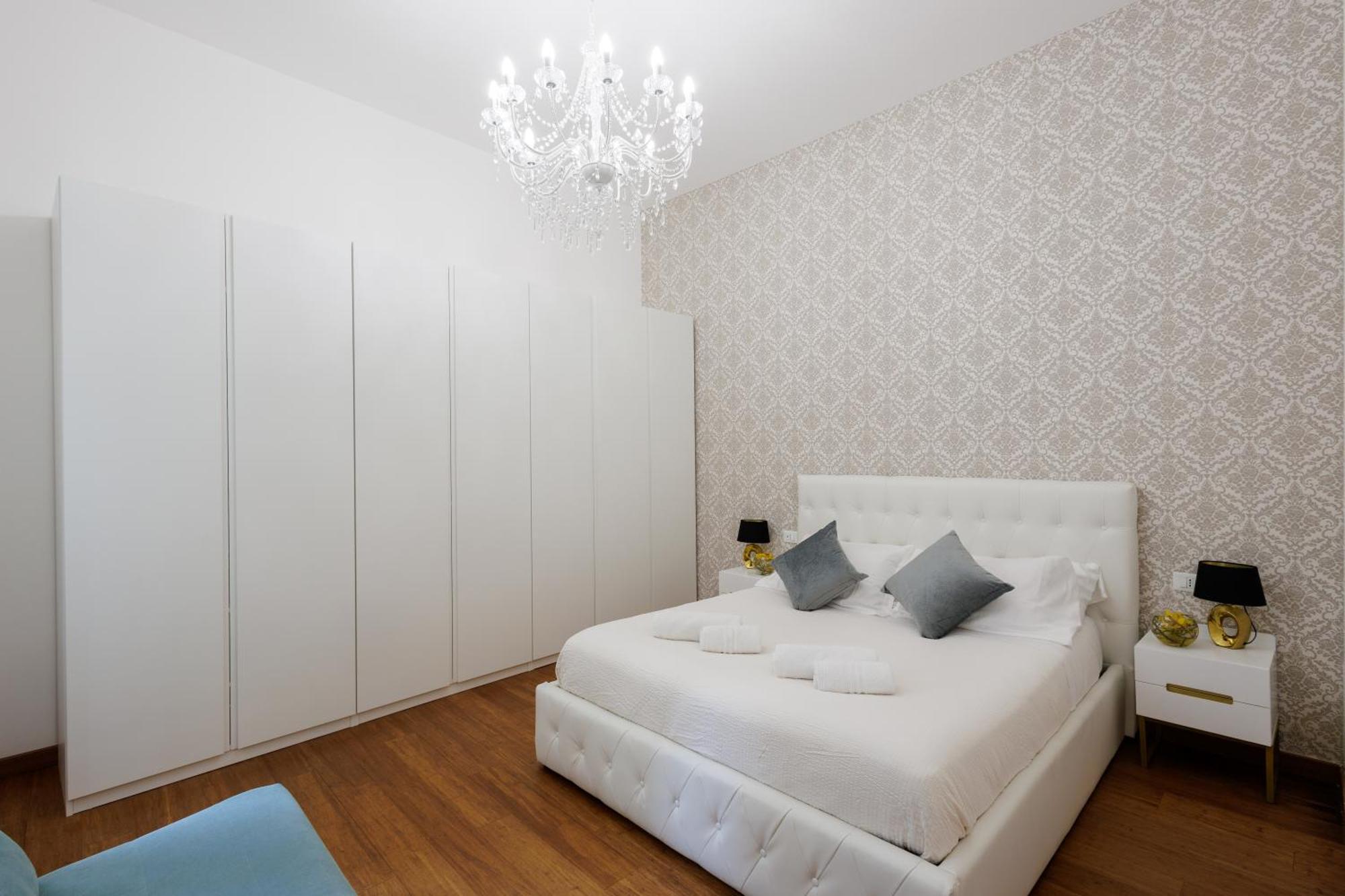 Genoa Lux Apartments With Parking Exterior photo