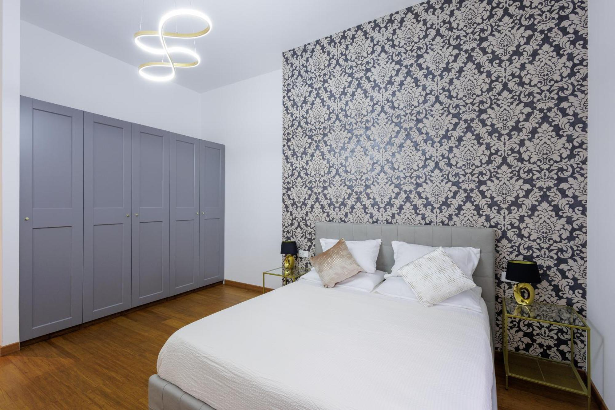 Genoa Lux Apartments With Parking Exterior photo