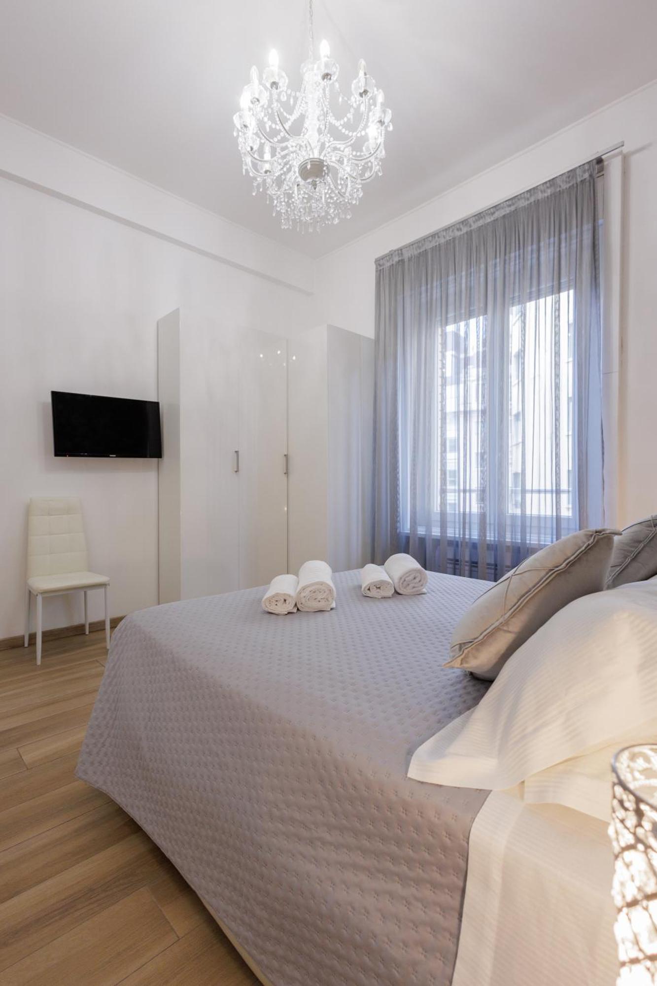 Genoa Lux Apartments With Parking Exterior photo