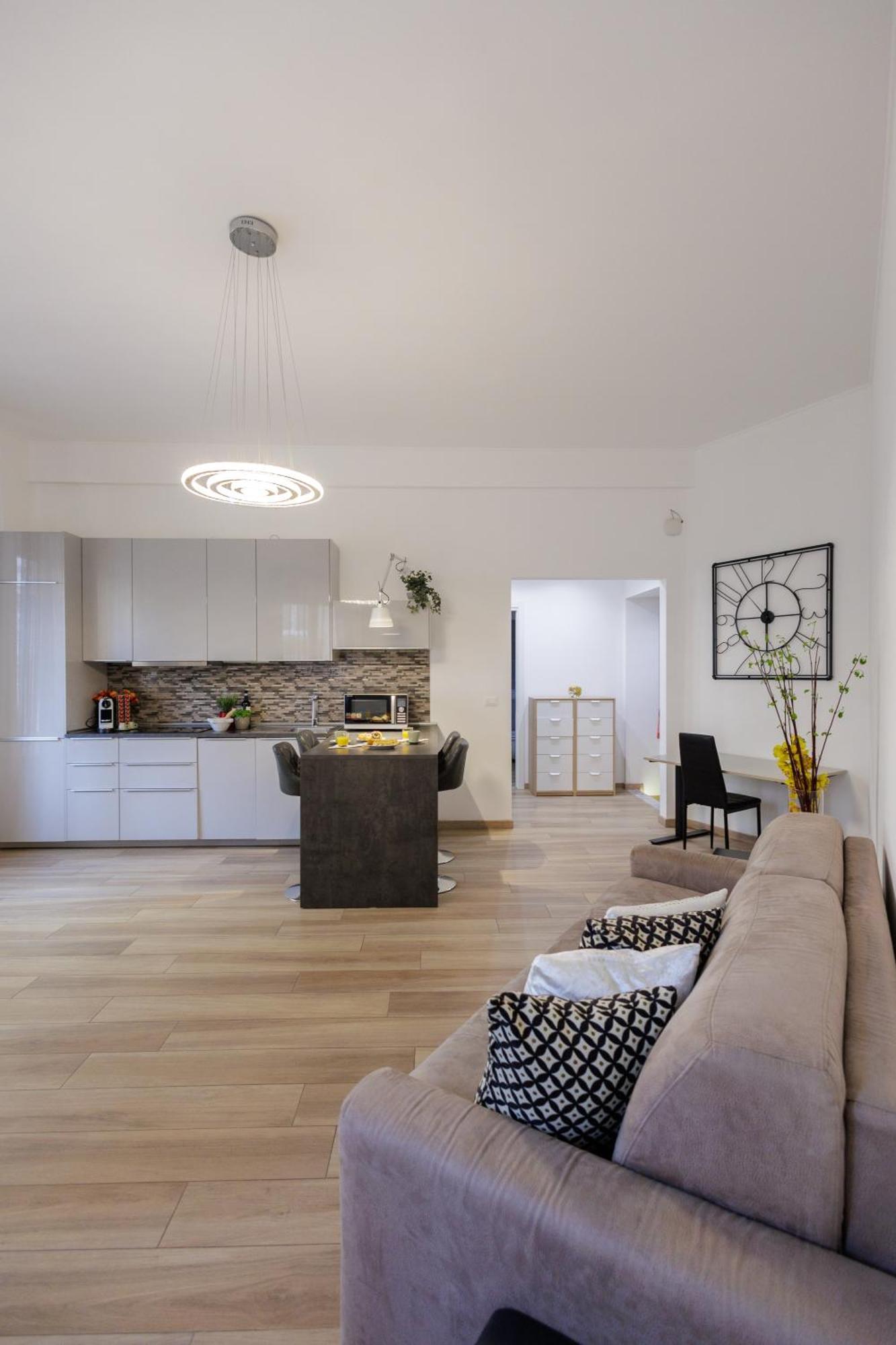 Genoa Lux Apartments With Parking Exterior photo
