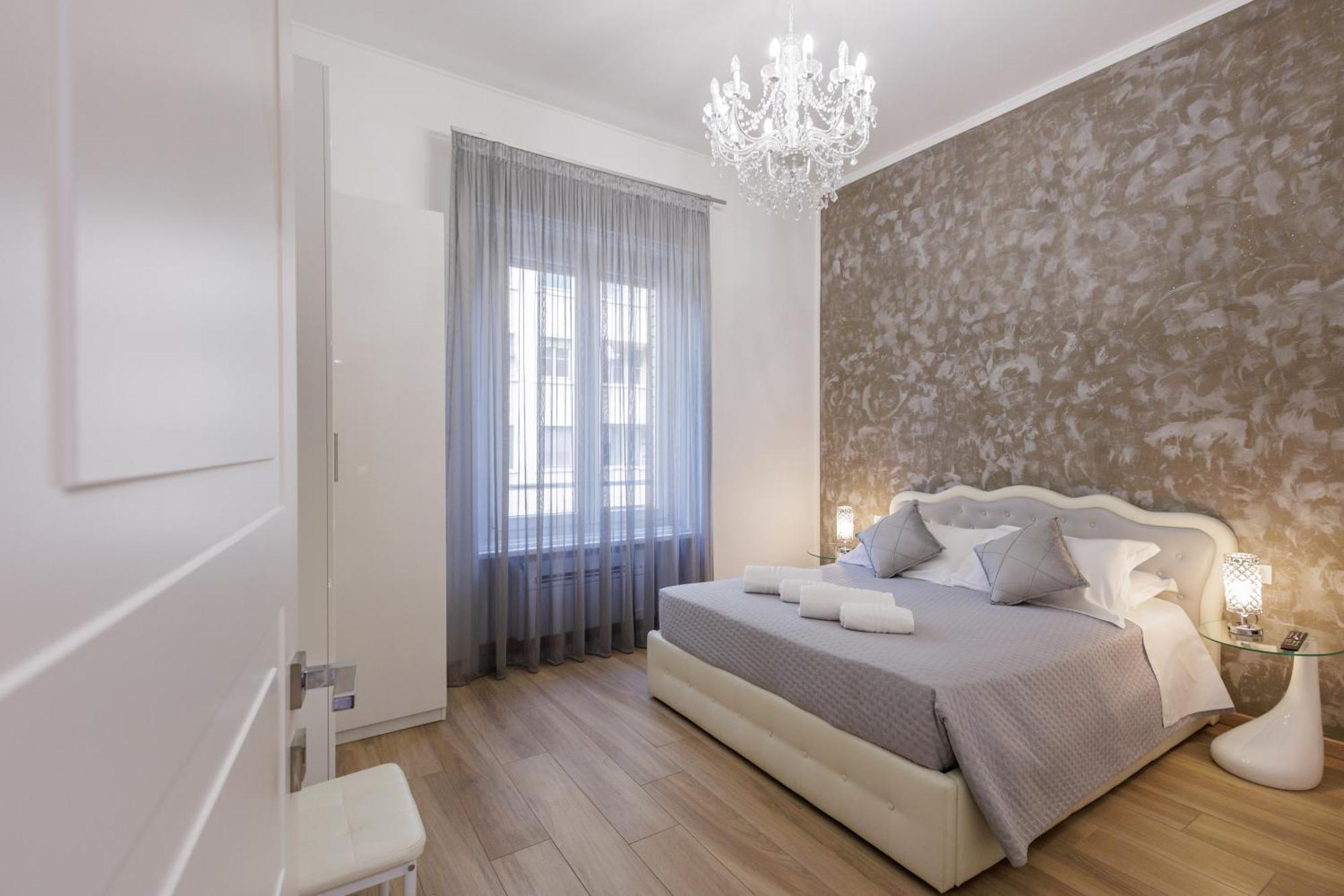 Genoa Lux Apartments With Parking Exterior photo