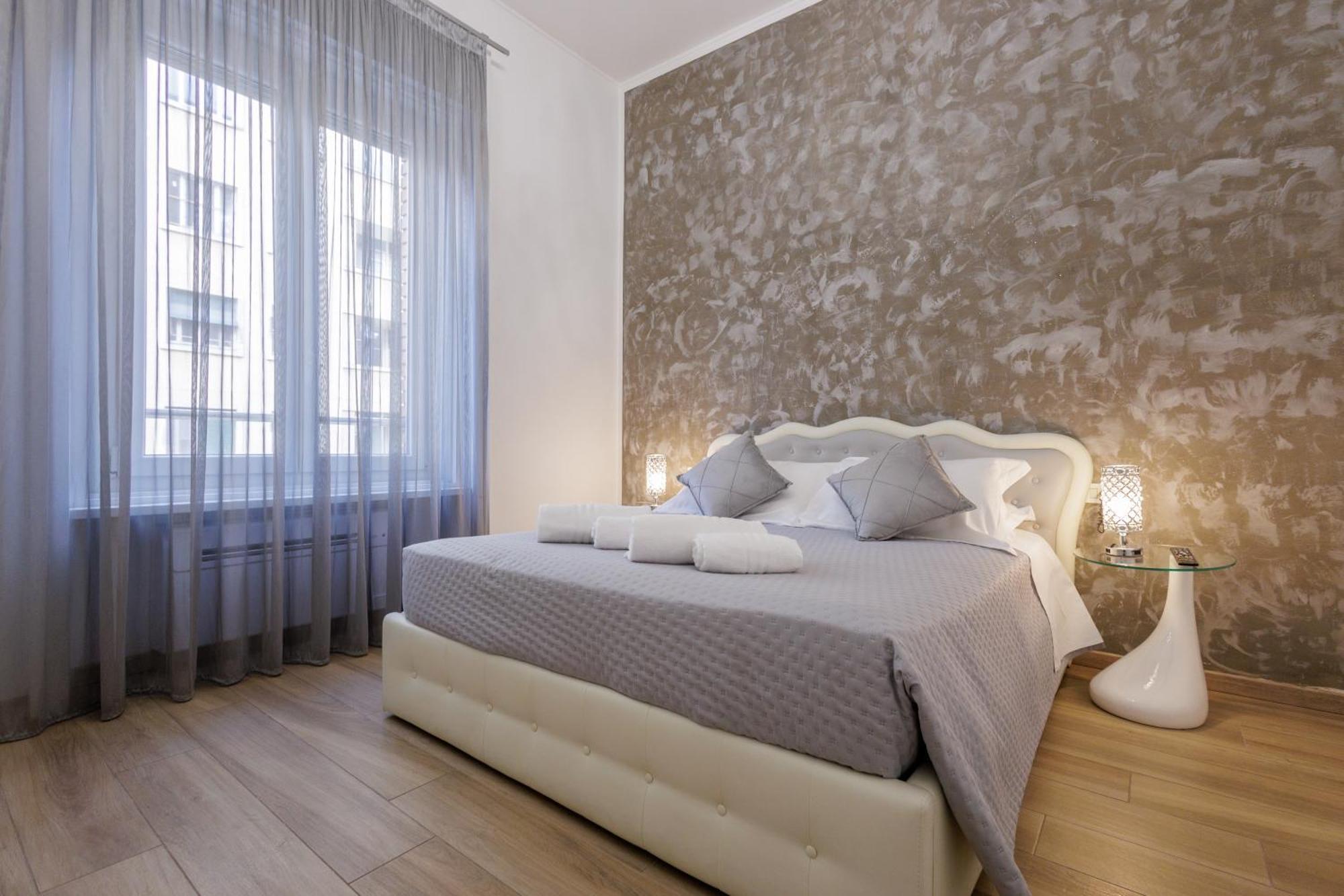 Genoa Lux Apartments With Parking Exterior photo