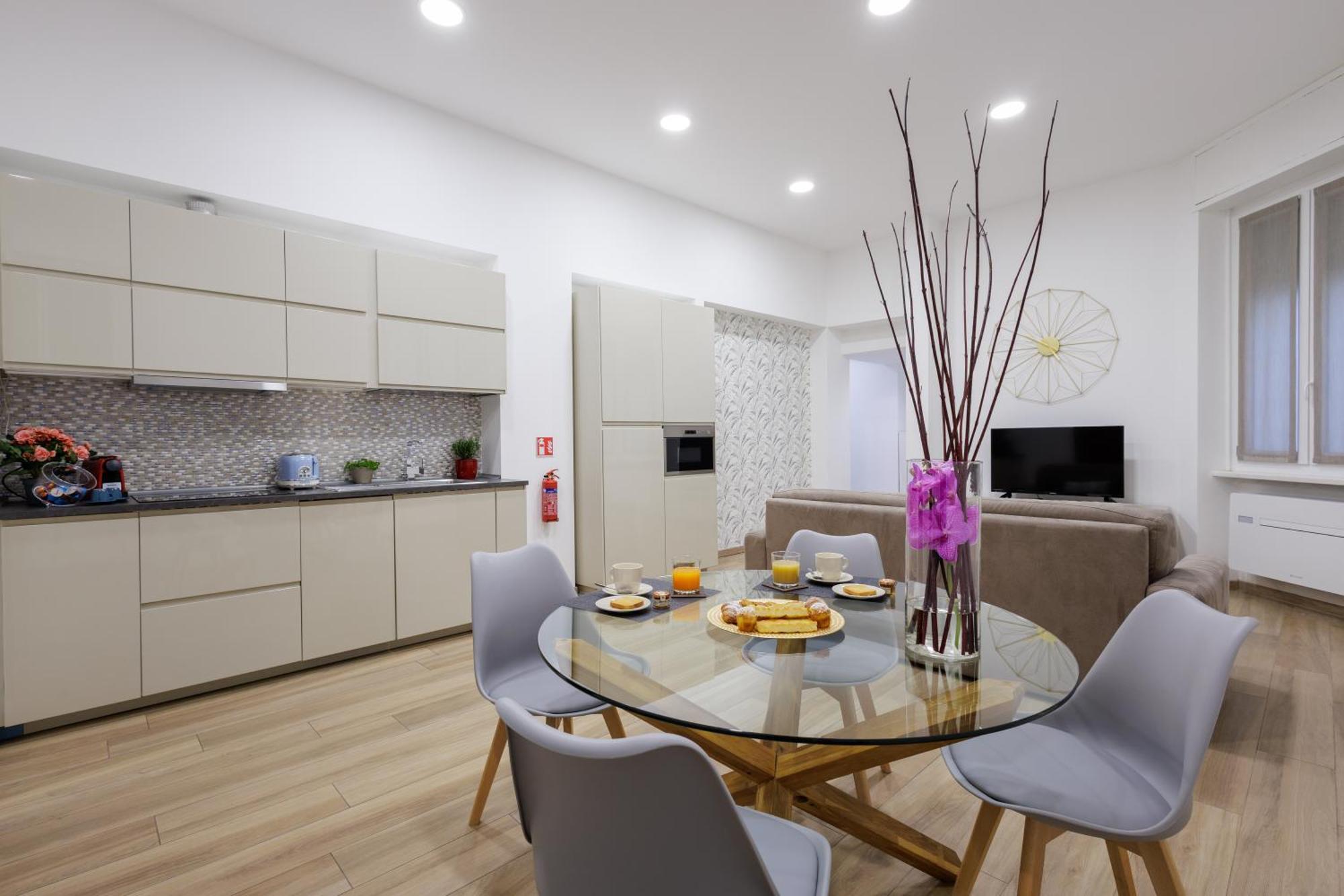 Genoa Lux Apartments With Parking Exterior photo